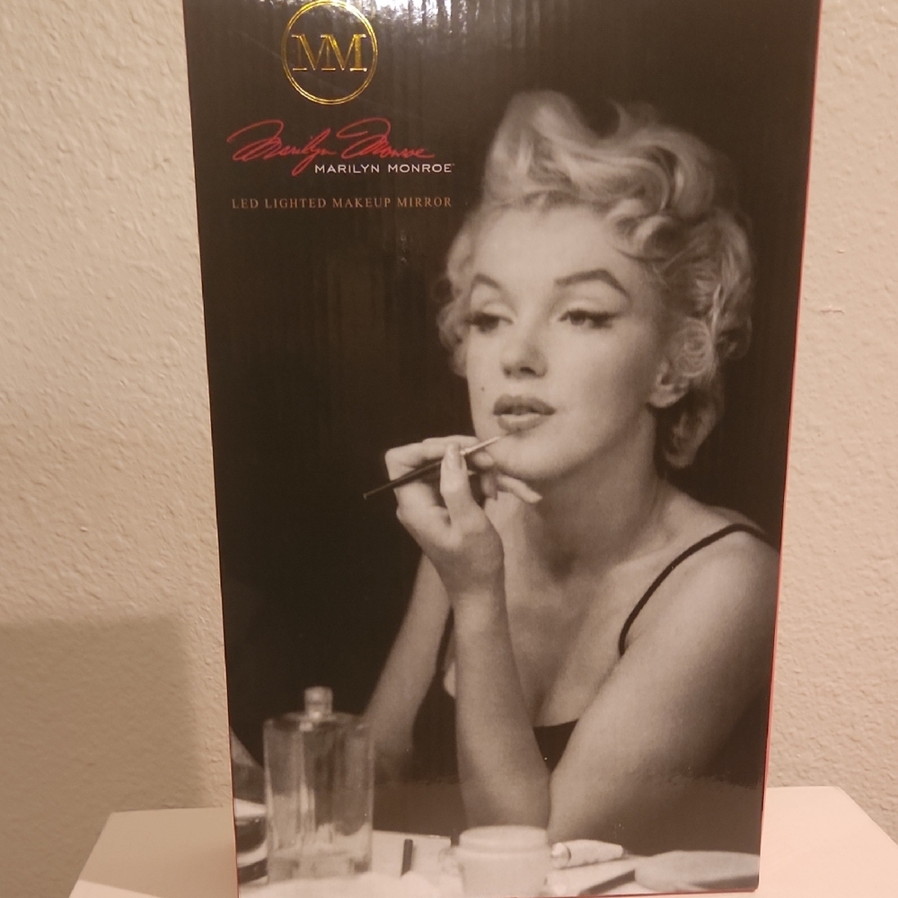 Marilyn Monroe Black Makeup Brush Set